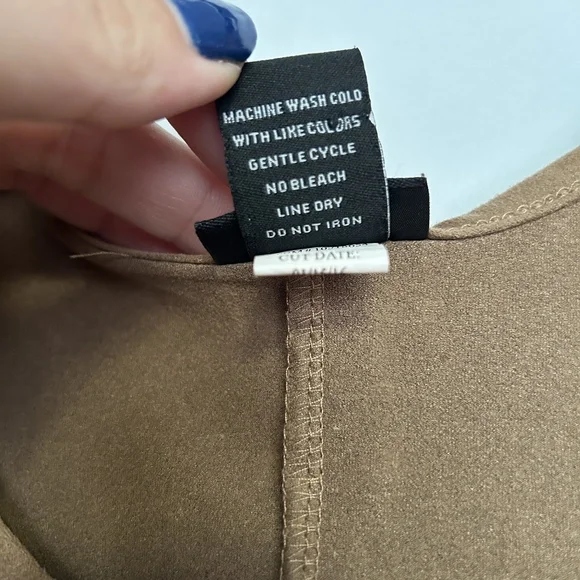 Torrid Laser-Cut Hem Sleeveless Tank Top - Picture 5 of 7